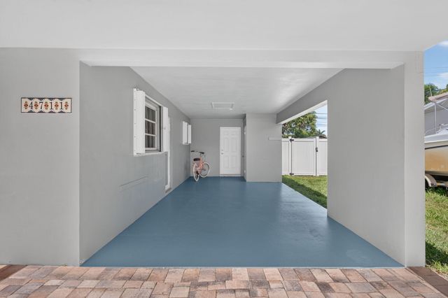 4711 NE 18th Terrace, Fort Lauderdale, FL 33308