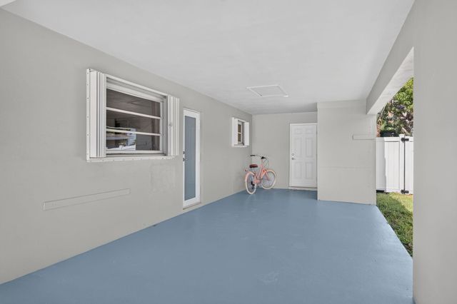 4711 NE 18th Terrace, Fort Lauderdale, FL 33308
