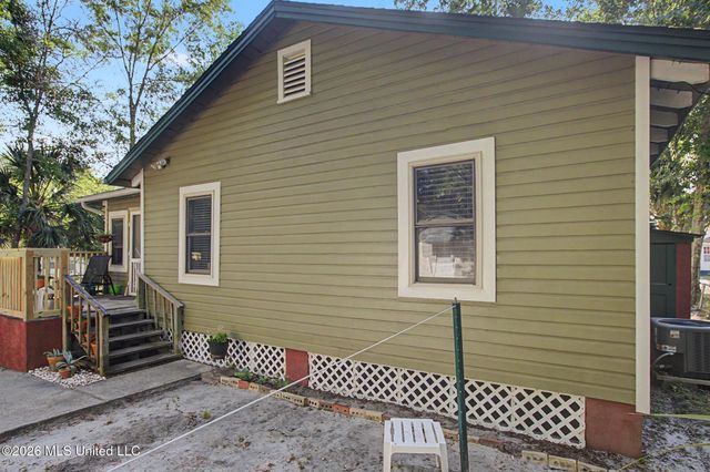166 Violet Street, Biloxi, MS 39531
