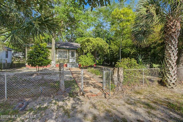 166 Violet Street, Biloxi, MS 39531