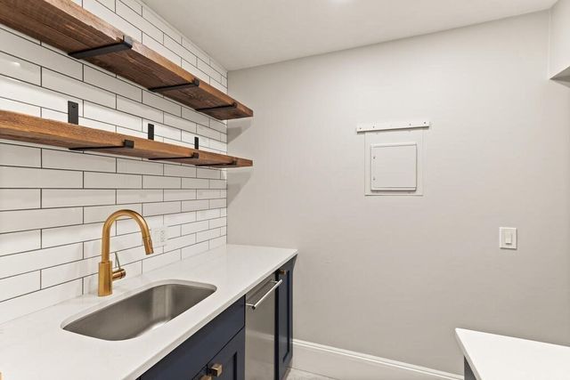 473 Beacon St 5, Boston, MA 02115