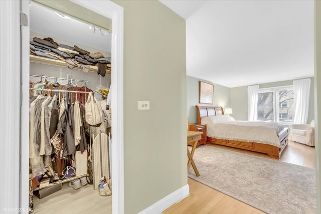 5200 OAKTON Street 102, Skokie, IL 60077