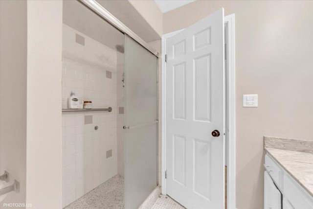 5200 OAKTON Street 102, Skokie, IL 60077