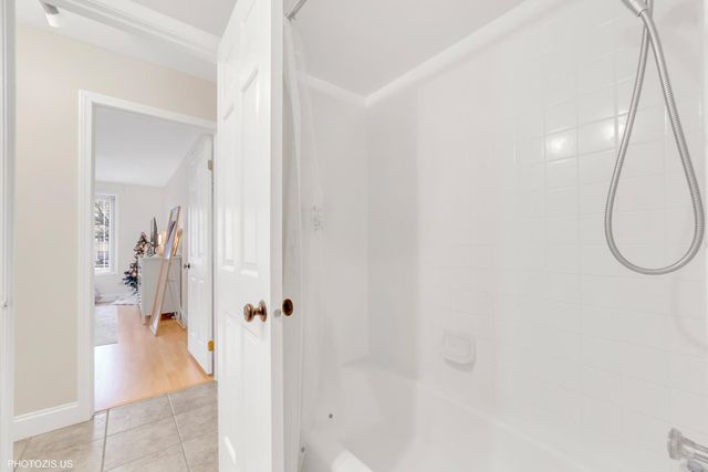 5200 OAKTON Street 102, Skokie, IL 60077