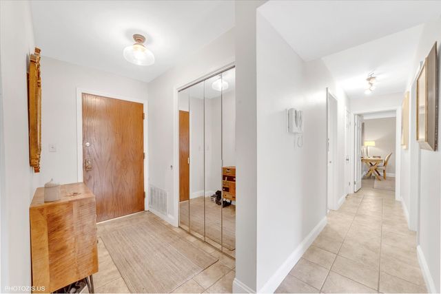 5200 OAKTON Street 102, Skokie, IL 60077