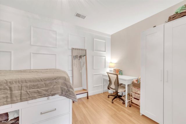 5200 OAKTON Street 102, Skokie, IL 60077