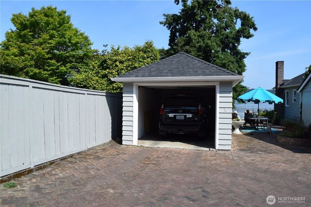 3538 Beach Drive E, Port Orchard, WA 98366