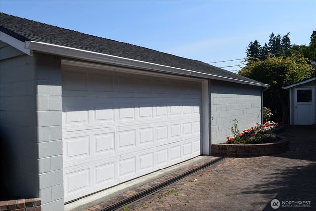 3538 Beach Drive E, Port Orchard, WA 98366
