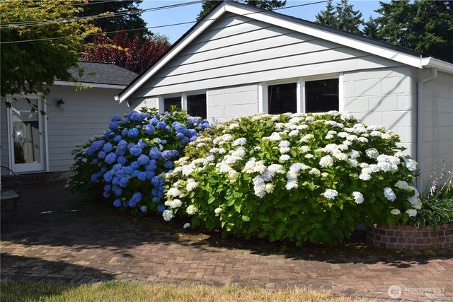 3538 Beach Drive E, Port Orchard, WA 98366