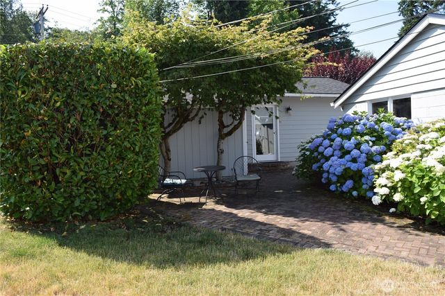 3538 Beach Drive E, Port Orchard, WA 98366