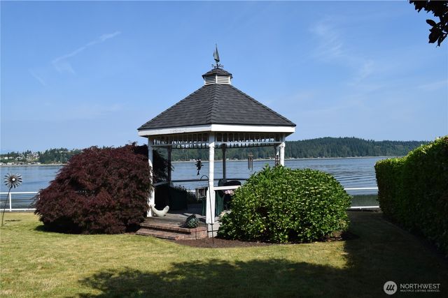 3538 Beach Drive E, Port Orchard, WA 98366