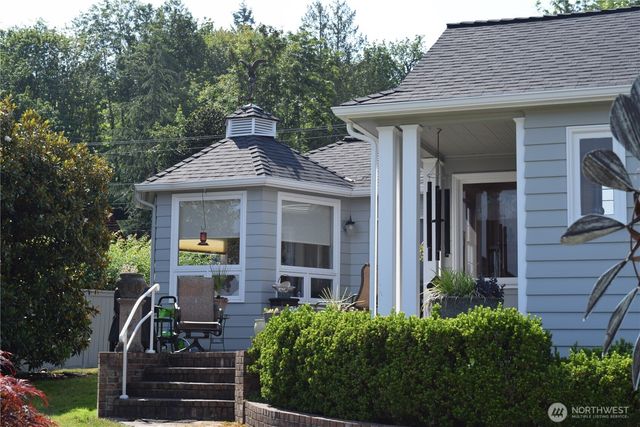 3538 Beach Drive E, Port Orchard, WA 98366