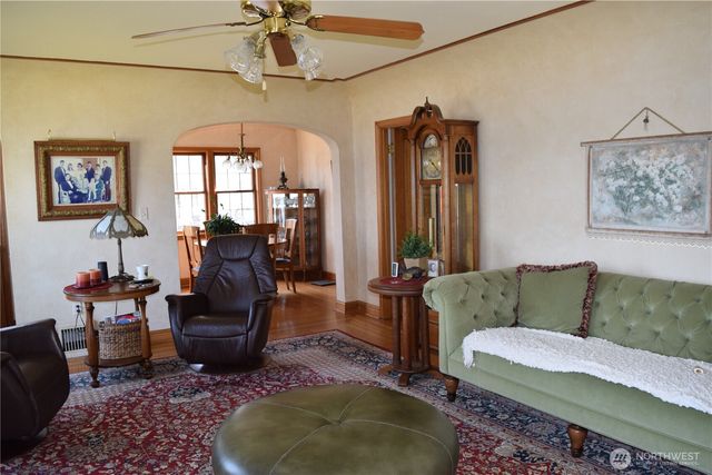 3538 Beach Drive E, Port Orchard, WA 98366