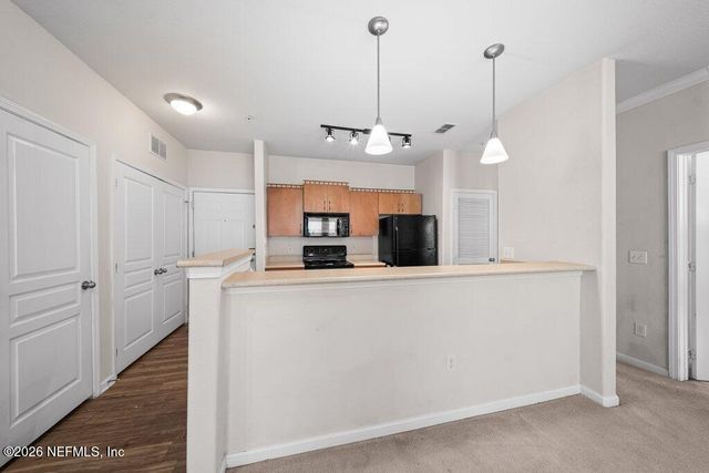 8290 GATE Parkway W 311, Jacksonville, FL 32216