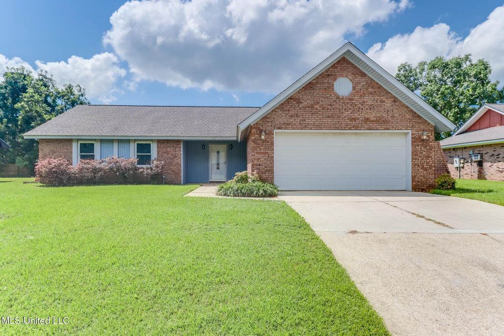 557 Tasha Drive, D'iberville, MS 39540