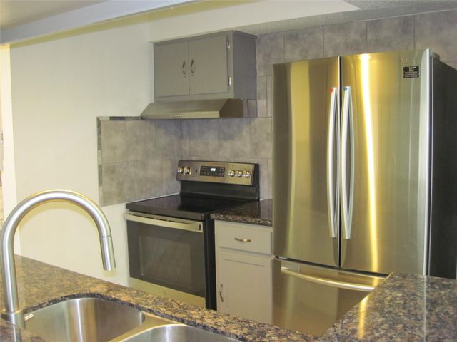 3919 Fairmont Parkway 209, Pasadena, TX 77504