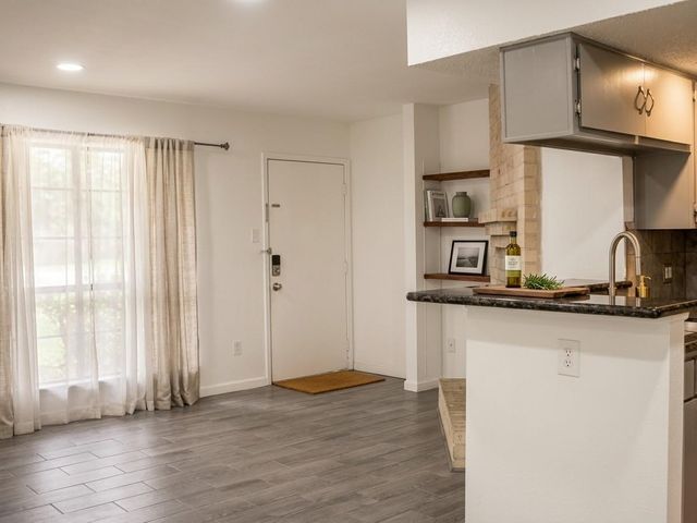 3919 Fairmont Parkway 209, Pasadena, TX 77504