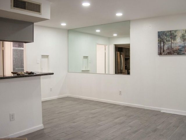 3919 Fairmont Parkway 209, Pasadena, TX 77504