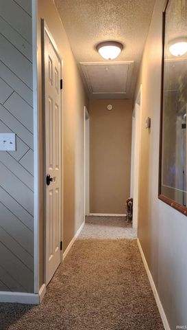 2704 Farnsworth Drive, Fort Wayne, IN 46805