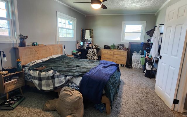 2704 Farnsworth Drive, Fort Wayne, IN 46805