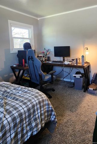 2704 Farnsworth Drive, Fort Wayne, IN 46805