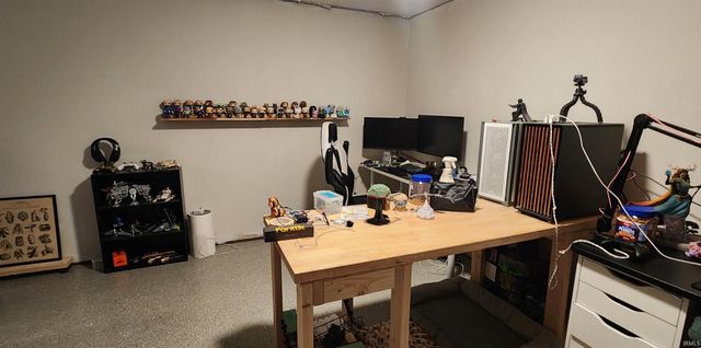 2704 Farnsworth Drive, Fort Wayne, IN 46805