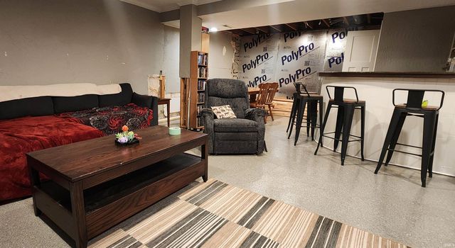 2704 Farnsworth Drive, Fort Wayne, IN 46805