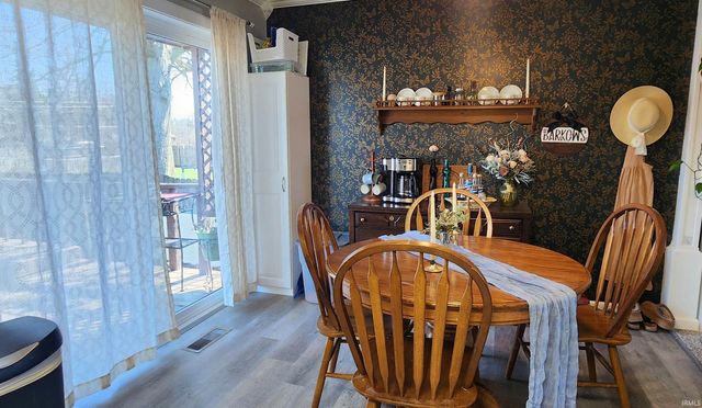 2704 Farnsworth Drive, Fort Wayne, IN 46805