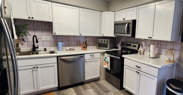 2704 Farnsworth Drive, Fort Wayne, IN 46805