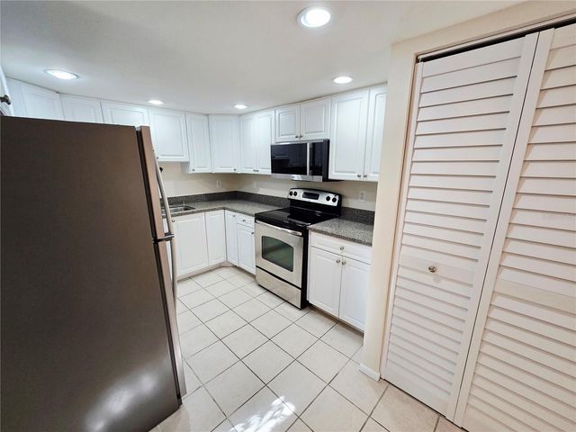 1225 56TH STREET W, Bradenton, FL 34209