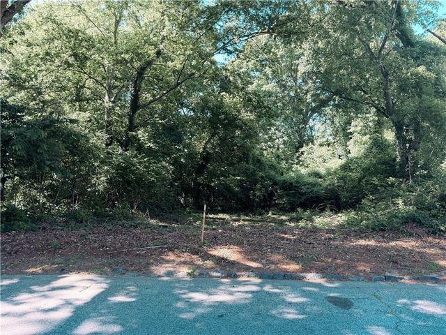 2369 N Circle Drive NW, Atlanta, GA 30318