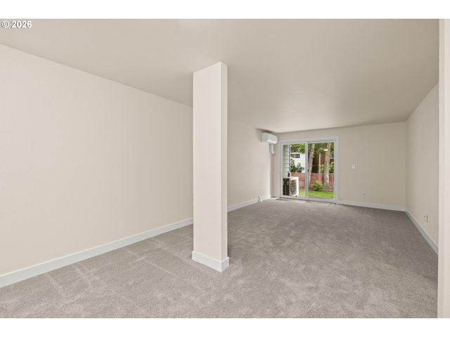 12602 Nw BARNES Rd 8, Portland, OR 97229