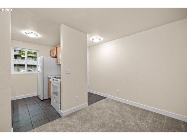 12602 Nw BARNES Rd 8, Portland, OR 97229