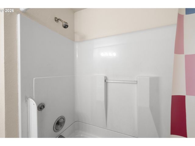 12602 Nw BARNES Rd 8, Portland, OR 97229