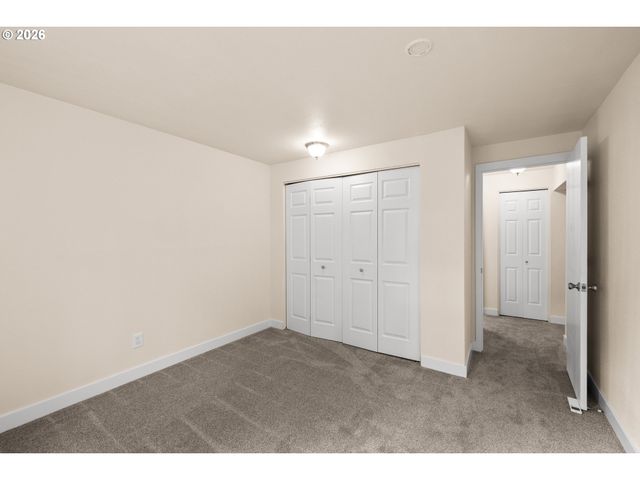 12602 Nw BARNES Rd 8, Portland, OR 97229