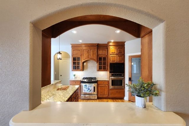 3703 NW Mountainview Road, Bentonville, AR 72712