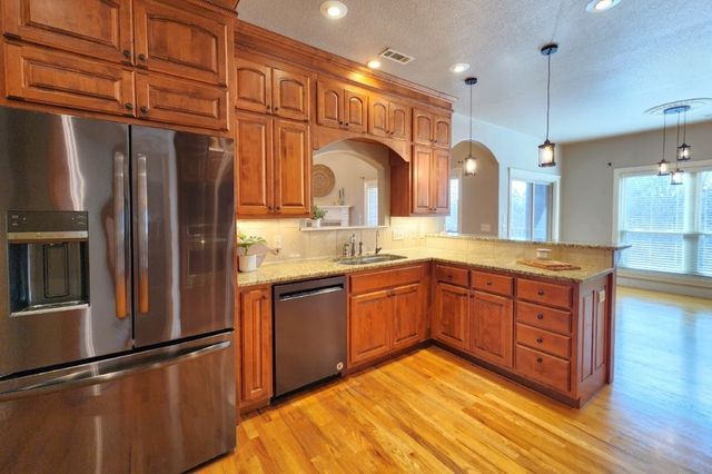 3703 NW Mountainview Road, Bentonville, AR 72712