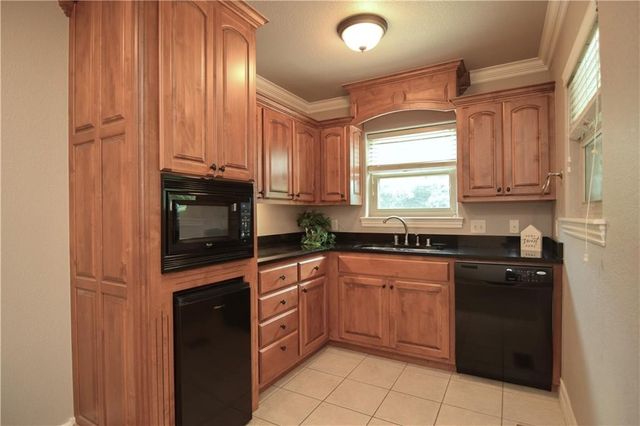 3703 NW Mountainview Road, Bentonville, AR 72712