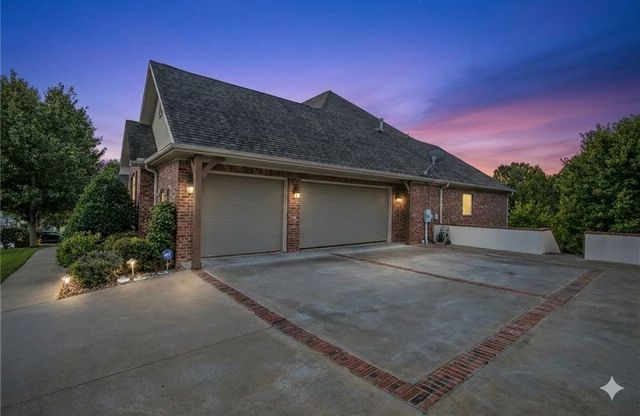 3703 NW Mountainview Road, Bentonville, AR 72712