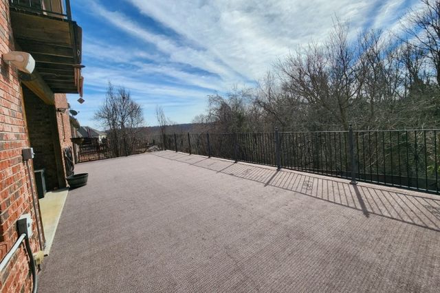 3703 NW Mountainview Road, Bentonville, AR 72712