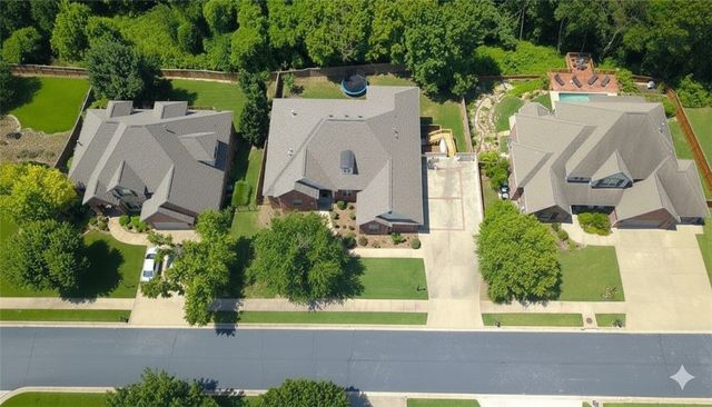 3703 NW Mountainview Road, Bentonville, AR 72712