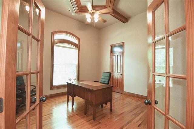 3703 NW Mountainview Road, Bentonville, AR 72712