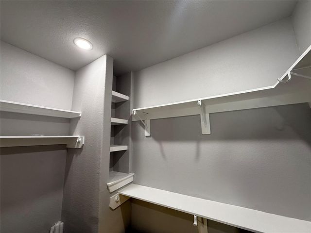 215 S 7 Th Street S, Beasley, TX 77417