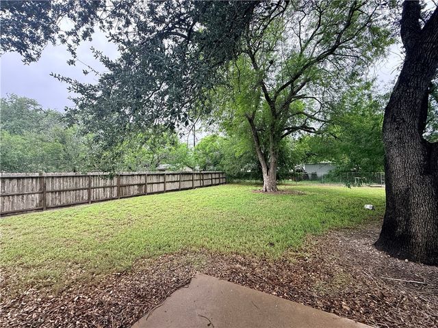 612 Short St, Sinton, TX 78387