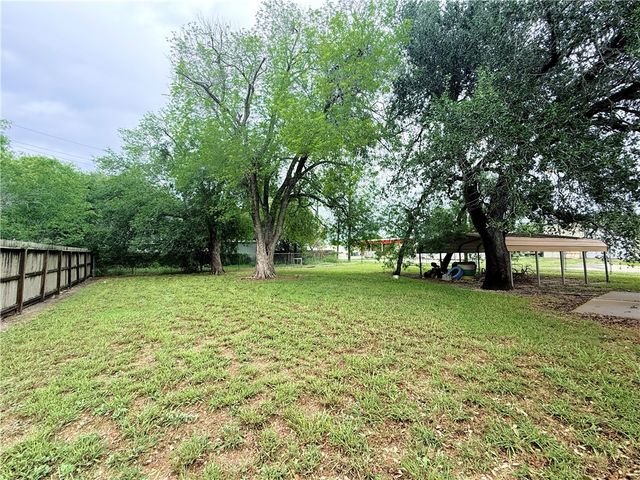612 Short St, Sinton, TX 78387