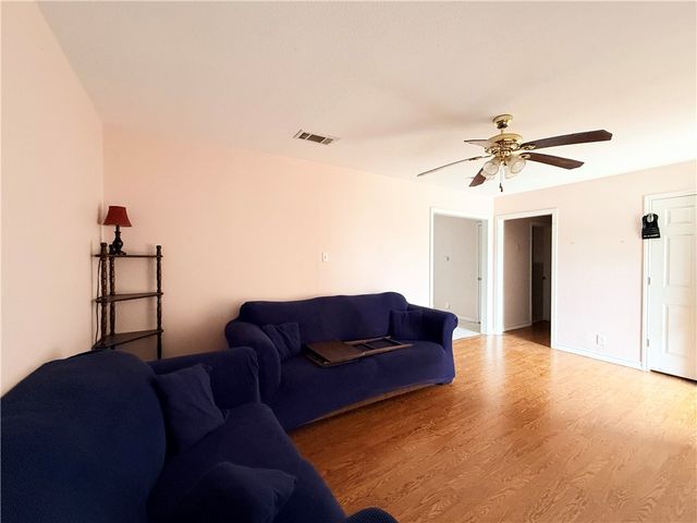 612 Short St, Sinton, TX 78387