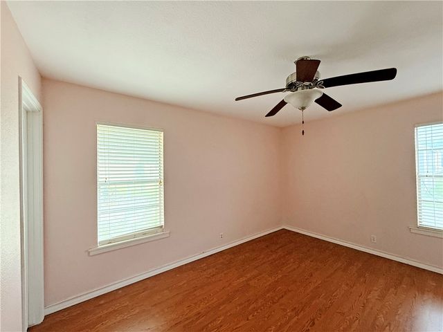612 Short St, Sinton, TX 78387