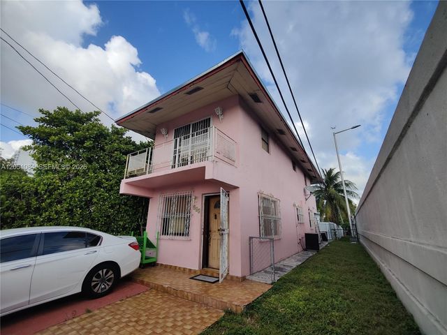 945 NW 19th Avenue, Miami, FL 33125