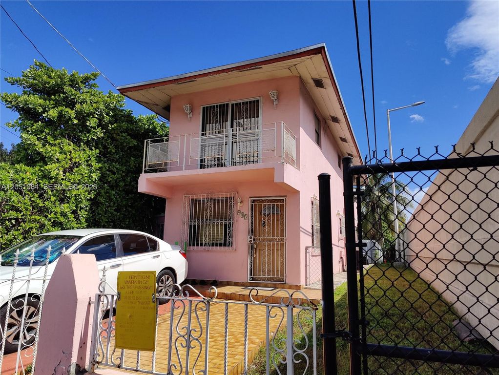945 NW 19th Avenue, Miami, FL 33125