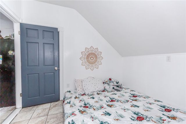81 1st Street, East Providence, RI 02914